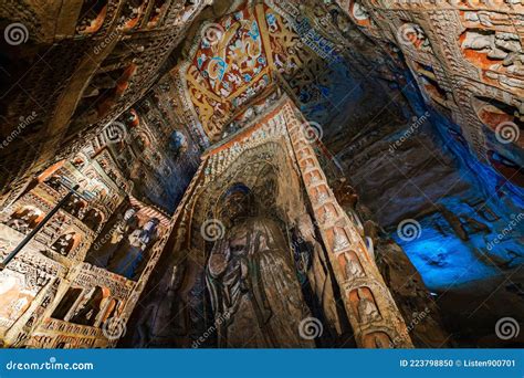   Yungang Grottoes,  동아시아 불교 예술의 정수를 보여주는 신비로운 동굴!